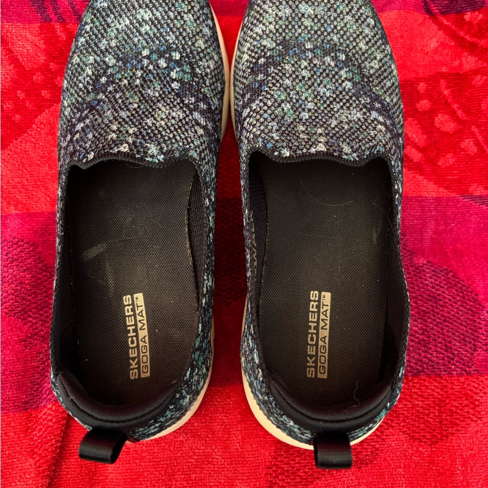 Women’s Skechers Go Walk Classic Slip In (Ocean Blossom Navy) - Picture 2 of 5